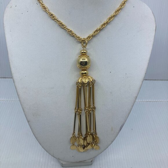 Vtg 1970 VENDOME gold tone tassel lariat new condition - Picture 1 of 5